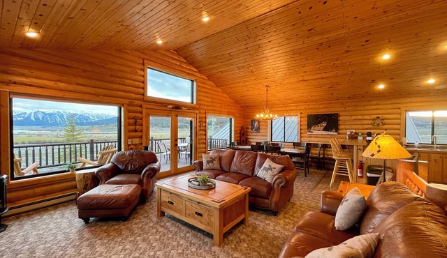 Elk Lake Lodge - Henry's Lake View - 20 miles from West Yellowstone!