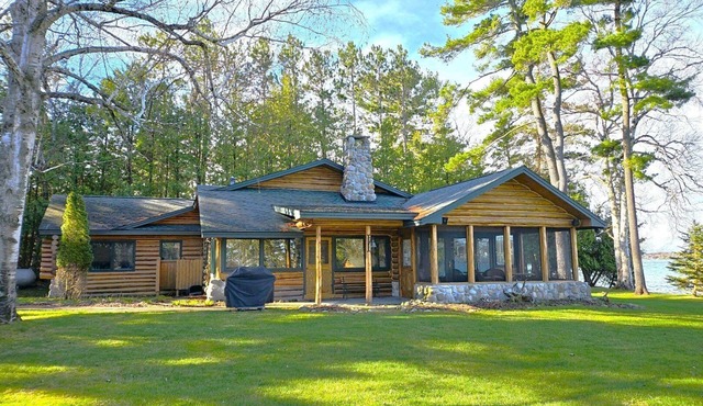 ELK LAKE LOG HOME Great Family Vacation spot
