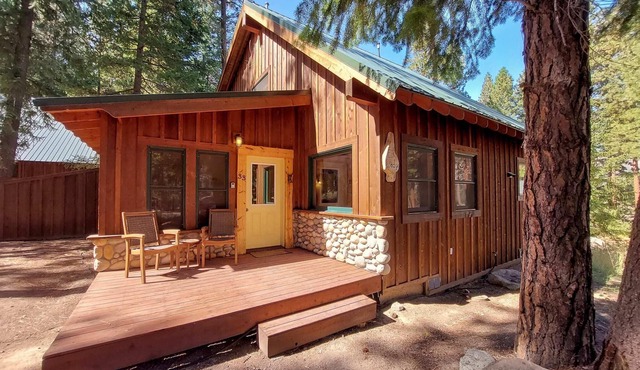 Elk Lodge: Spacious Cabin Near Trails & Ski Access