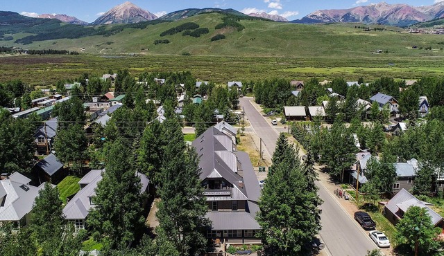 Elk Mountain Lodge