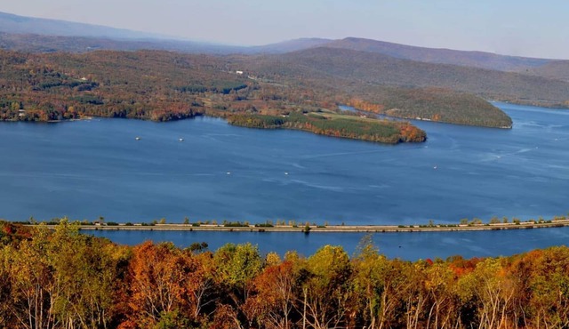 Elk Ridge · NO SUNDAY CHECK INS 25 miles from Chattanooga- Grant Summit Cabins