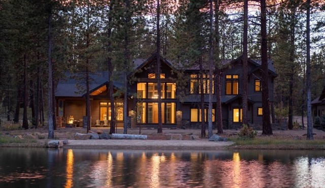 Elk Run Lodge with Access to Forest House