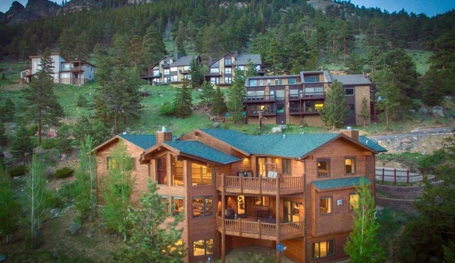 Elk Summit Vacation Home at Windcliff by RedAwning