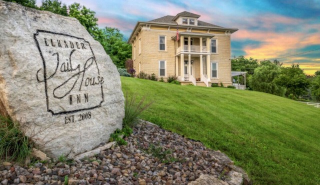 Elkader Jailhouse Inn
