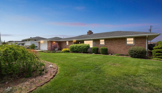 Elkhart Haven: Cozy Family Retreat by RedAwning