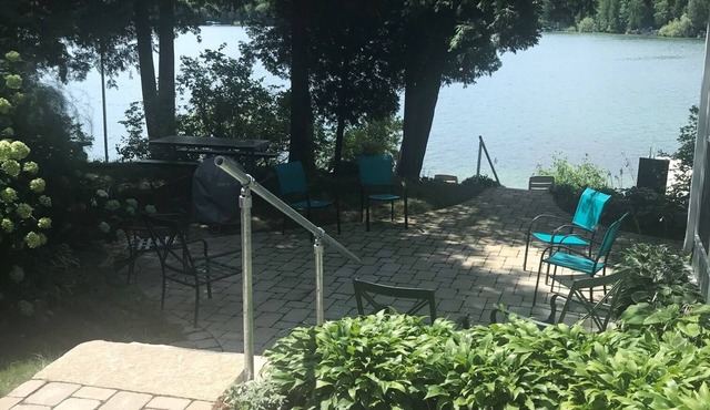 Elkhart Lake lakeside cottage