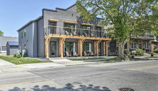 Elkhart Lake Townhome - 3 Mi to Road America!