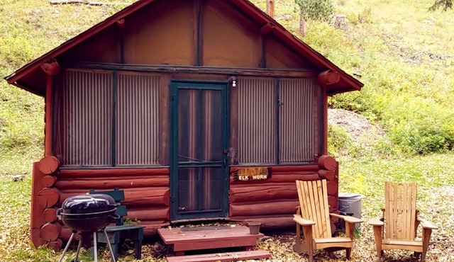 Elkhorn Cabin with Sleeping Porch
