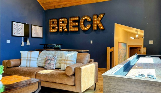 Elkhorn Lodge Private Home, Hot tub, Multi-Family, Game Room, Dog Friendly
