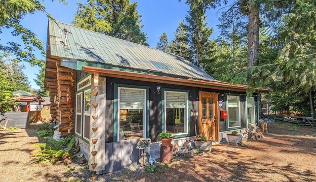 Elkhorn Lodge | Wifi, Pet Friendly, AC