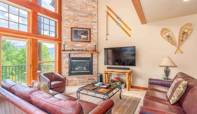Elkpoint 3-True Ski-In Ski-Out Family Villa