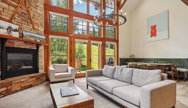 Elkpoint Townhome 8 - Ski in/Ski Out - Best Location/Slope views