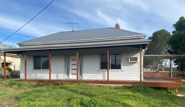 Ellalong Lagoon Home with a view