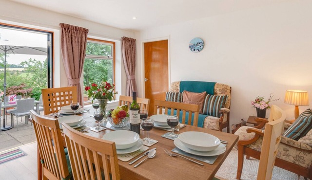Ellencroft - Three Bedroom House, Sleeps 6