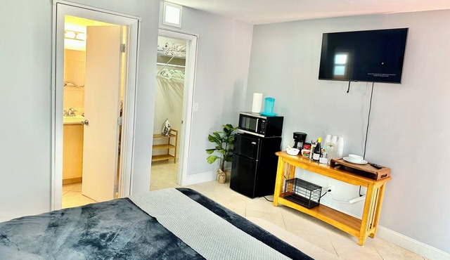 Elles King Bedroom.