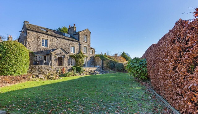 Ellesmere House - Five Bedroom House, Sleeps 10