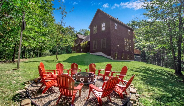 Ellicottville Treetop Retreat: All seasons Ellicottville Chalet