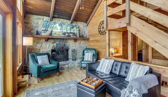 Ellijay Cabin 7 Mi to Dtwn: Hot Tub & Mtn Views