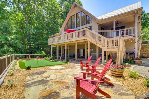 Ellijay Cabin with Hot Tub and Mountain Views