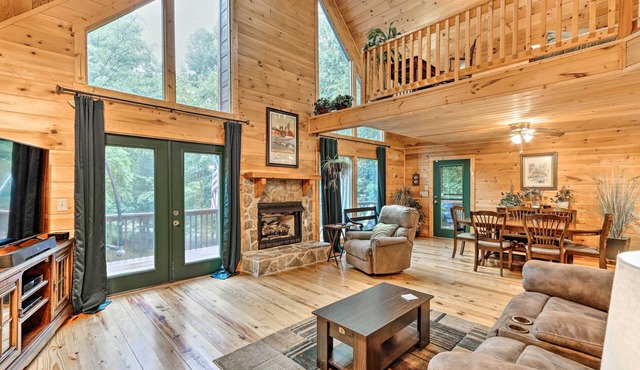 Ellijay Resort Cabin w/Deck + Enclosed Porch!