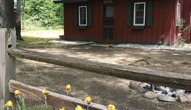 Ellis Lake Resort - Elm Log Cabin-Interlochen/Traverse City