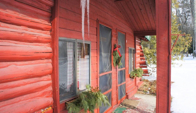 Ellis Lake Resort - Tamarack Logroom-Interlochen/Traverse City