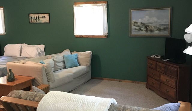 Ellis Lake Resort - Willow Suite- Interlochen/Traverse City
