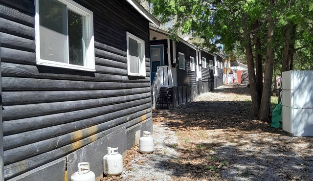 Elm- 2 Bdr Cabin