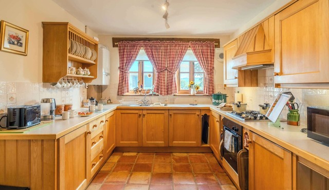 Elm End Cottage - Farm Retreat - Nr Broadway