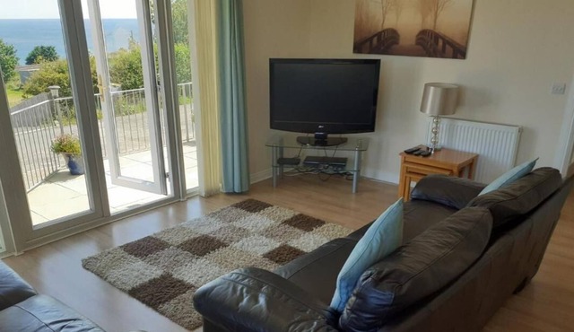 Elmbank House apartment with island views