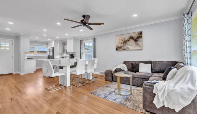 Elmhurst Gem – Ideal Mid-Term Rental, Top Location