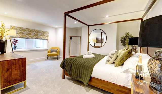 Elmleigh Nook - Central Harrogate Apt with Parking