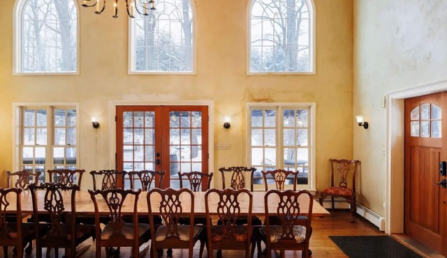 Elmrock Inn