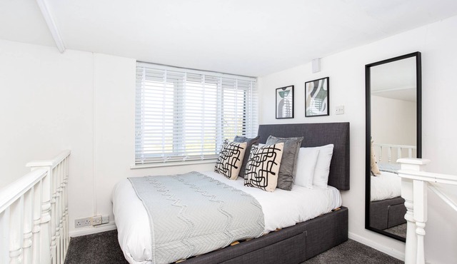 Elmsleigh Lofts by Sorted Stay