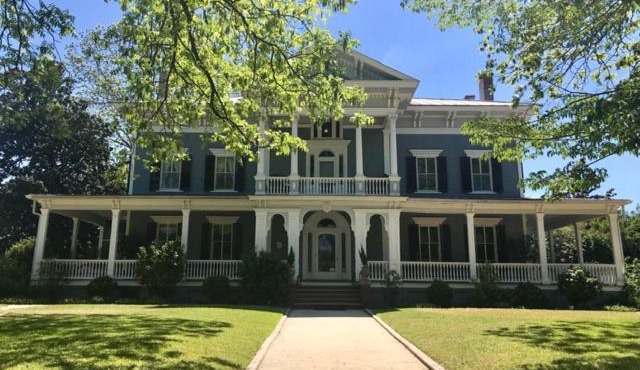 Elmwood 1820 Bed & Breakfast Inn