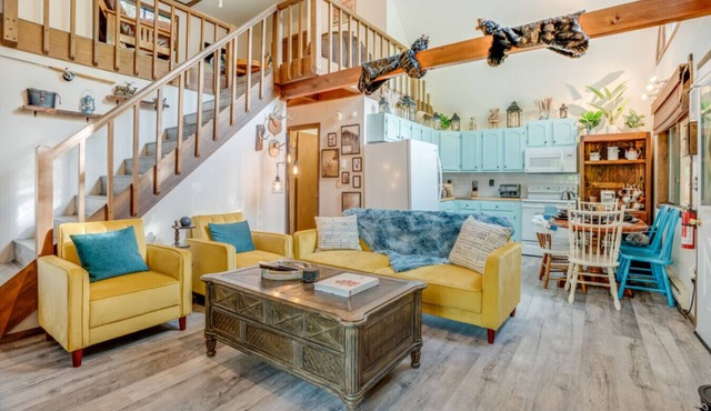 Elmwood · Elmwood Escape ★ A Cozy Retreat at The Hideout ★