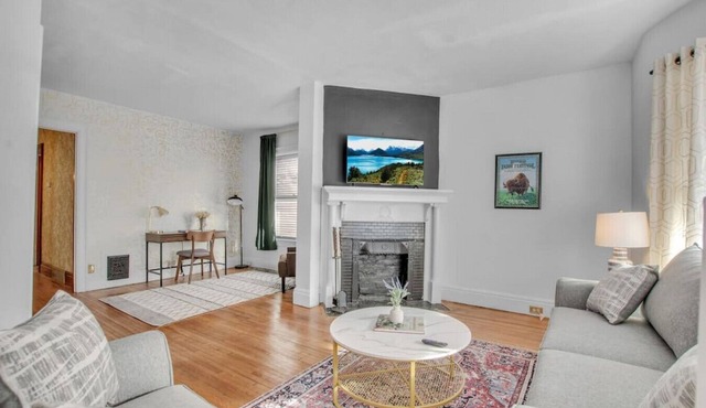 Elmwood Village Victorian Delight for All!