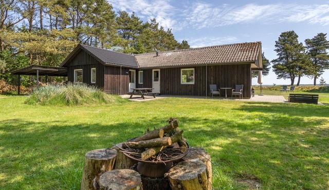 "Elny" - 500m to the fjord by Interhome