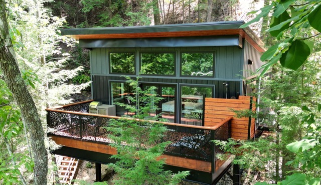 Elora's Cabin at Sylvan Haus