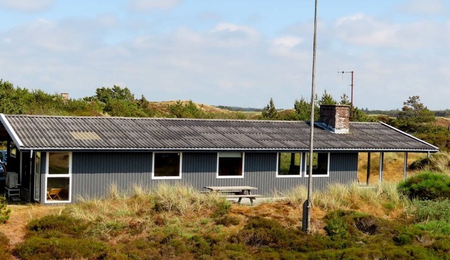 "Elsa" - 700m from the sea by Interhome