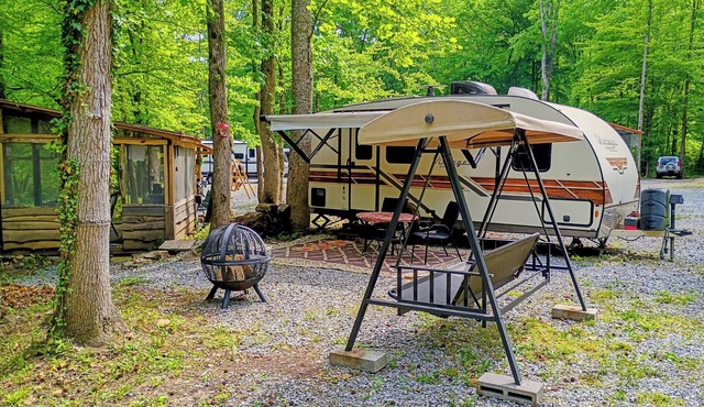 Elsie The Happy Camper in the Great Smoky Mountains of Del Rio, TN!