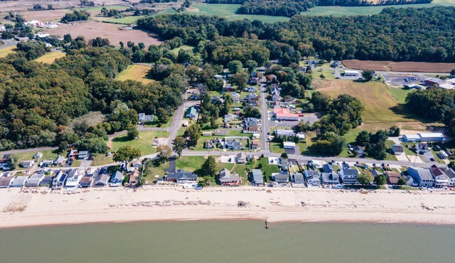 Elsinboro Retreat I 3BR I 2BA I - enjoy fishing , hunting, jet skiing,& hiking.