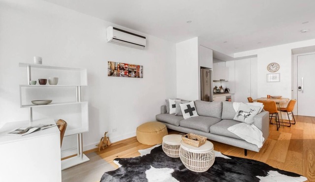 Elsters Edge A Stylish Elwood Escape with Terrace