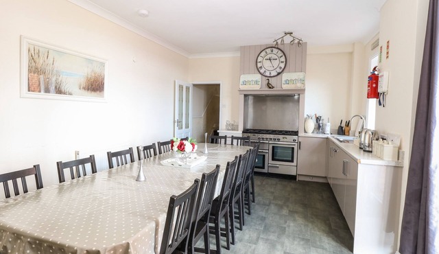 ELWIN HOUSE, pet friendly, character holiday cottage in Cromer