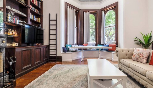 Elwood Manor A Restored Art Deco Gem