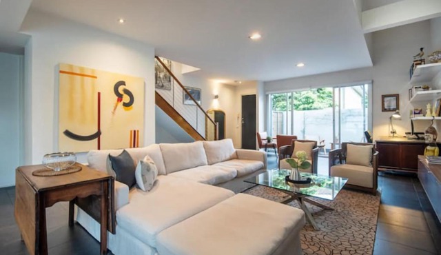 Elwood Village Entertainer