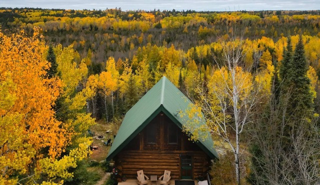 Ely Log Cabin - Off Grid+Solar+WiFi - 40 acres to roam