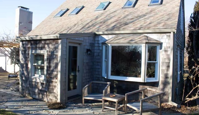 Elysium Cottage 4 BR, 2 BA Pond Access & Kayak