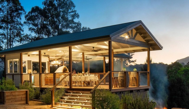 Elysium Farm Stay- Paperbark Bungalow