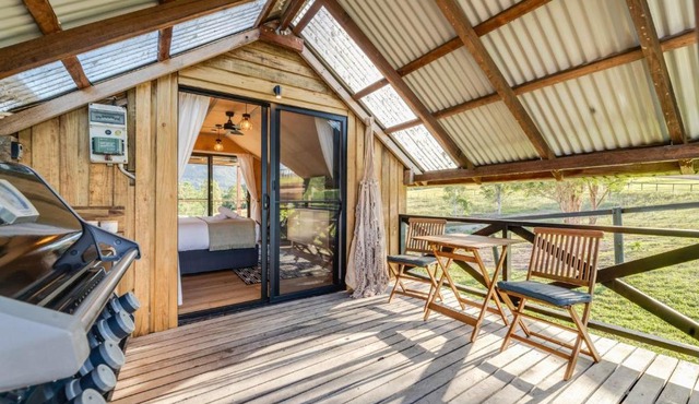 Elysium Farm Stay- Paperbark Bungalow